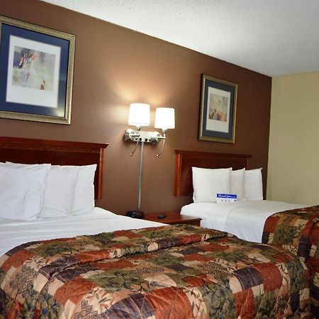 Americas Best Value Inn Tulsa I-44 Oakhurst Quarto foto