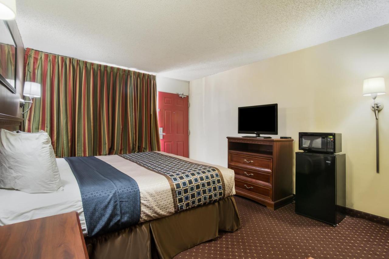 Americas Best Value Inn Tulsa I-44 Oakhurst Exterior foto