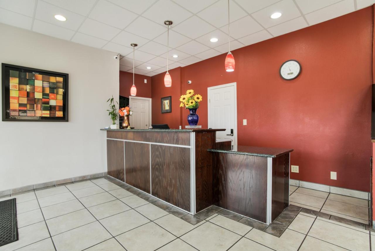 Americas Best Value Inn Tulsa I-44 Oakhurst Exterior foto